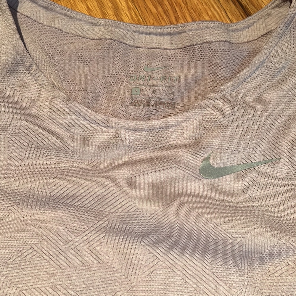 Nike tank! Size small dri fit. - Picture 2 of 4